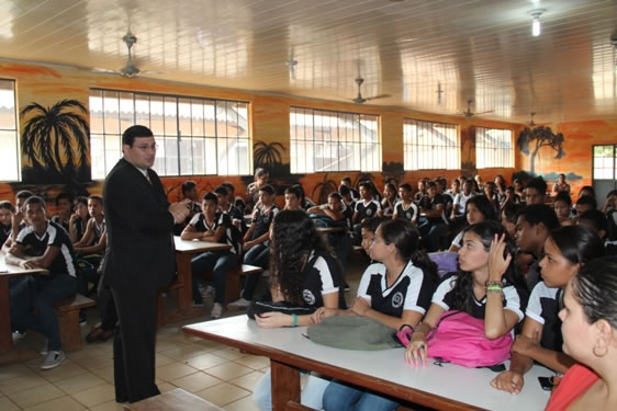 “OAB Vai à Escola” Flora Calheiros