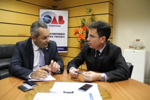 Andrey Cavalcante durante reunião com o Presidente da Comissão de Proteção à Cidadania, Marcos Alves