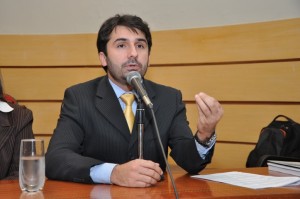 Diego Vasconcelos, Presidente da Comissão de Estudos Constitucionais da OAB/RO, comenta ao final os motivos para se comemorar os 25 anos da CF