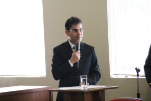 Andrey Cavalcante cumprimenta os novos advogados