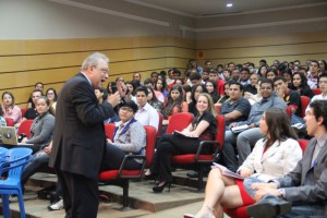 O ex-conselheiro envolveu o público durante toda a palestra