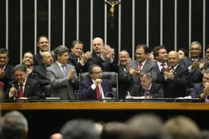 Por 341 votos a 9, com somente duas abstenções, os deputados federais decidiram pela aprovação do Supersimples aos advogados 