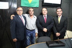 Andrey Cavalcante com Fernando Maia e Rochilmer Melo em entrevista ao Programa A Hora do Povo.