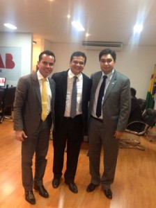 Andrey Cavalcante e Michel Barros com presidente da Seccional do Acre.