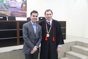 Andrey Cavalcante e o presidente empossado, desembargador Francisco Cruz