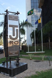 Três novos juízes tomam posse e reforçam o atendimento jurisdicional 
