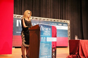 Fernanda Marinella palestra sobre A efetivação dos Direitos Constitucionais e a Interferência Estatal