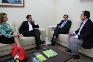 Andrey Cavalcante e Maracéli Oliveira durante reunião com o corregedor Daniel Lagos e o juiz Johnny Gustavo Clemes