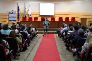 Mestre em direito previdenciário, Juliana Ribeiro, ministrou o curso