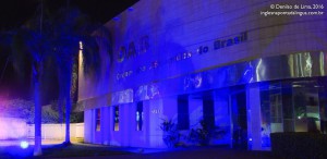 Sede da OAB/RO está iluminada de azul para campanha de Conscientização do Autismo