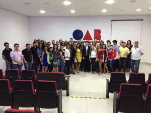 Acadêmicos da FAAR recebem palestra na Subseção de Ariquemes.