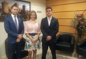 A reunião contou com a participação da vice-presidente da Seccional, Maracélia Oliveira, e o procurador jurídico Moacyr Pontes Netto.