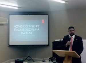 O presidente da Subseção de Ariquemes, Alex Sarkis, ministrou a palestra.