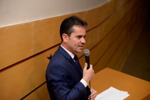 Andrey Cavalcante durante discurso de abertura da Conferência da Mulher Advogada