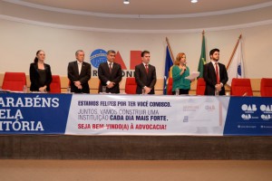 Foram habilitados 37 novos advogados e 04 estagiários em Direito.