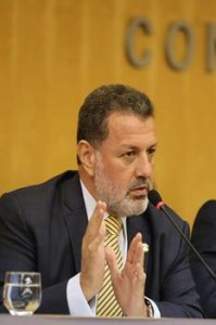 Roberto Charles de Menezes Dias, procurador nacional de defesa das prerrogativas da OAB, fez a sustentação oral no primeiro julgamento