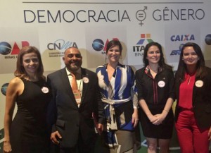 Maracélia Oliveira registra momento de encontro com integrantes e ex-membros da Comissão Nacional de Defesa das Prerrogativas.