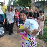 Entrega de alimentos aos indios (29)