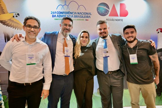 Na Conferência Nacional da Advocacia, Alex Sarkis e Iasmini Dambros destacam necessidade de defesa permanente das prerrogativas