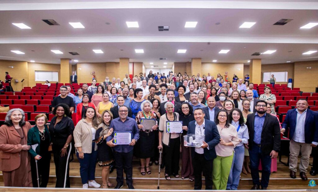 Comissão de Igualdade Racial da OAB Rondônia participa de homenagem à ex-deputada Odaísa Fernandes na Assembleia Legislativa