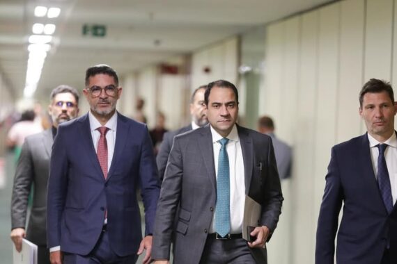 Conselheiro Federal da OAB RO, Alex Sarkis, defende tributação justa ao lado do presidente da OAB