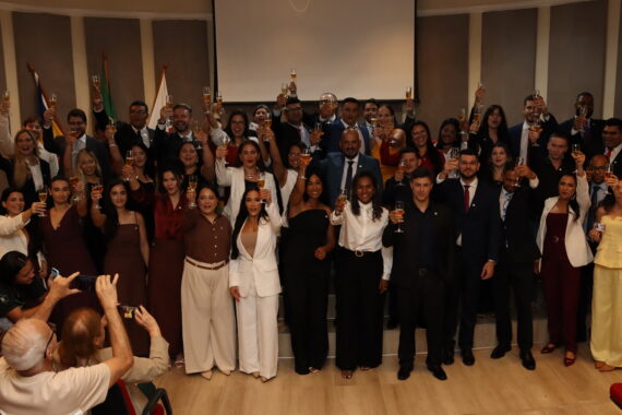 OAB Rondônia entrega credenciais a 52 novos profissionais em cerimônia marcada por reflexões sobre o futuro da advocacia